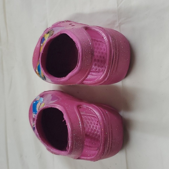 Shoes - Picture 3 of 4